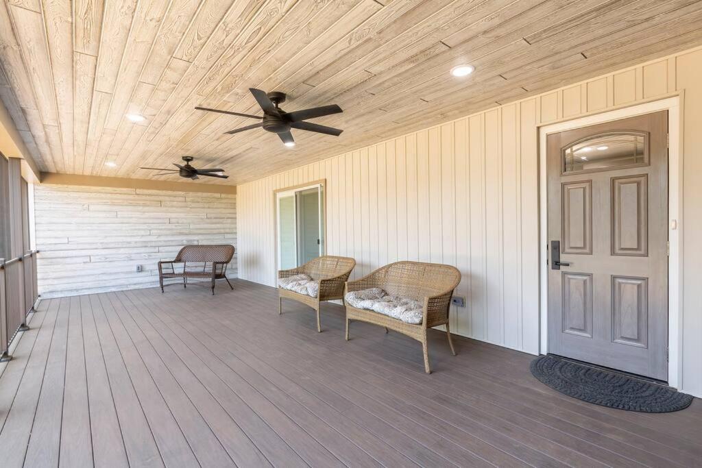 The Queen Place - Updated-private Backyard Villa Gordonville